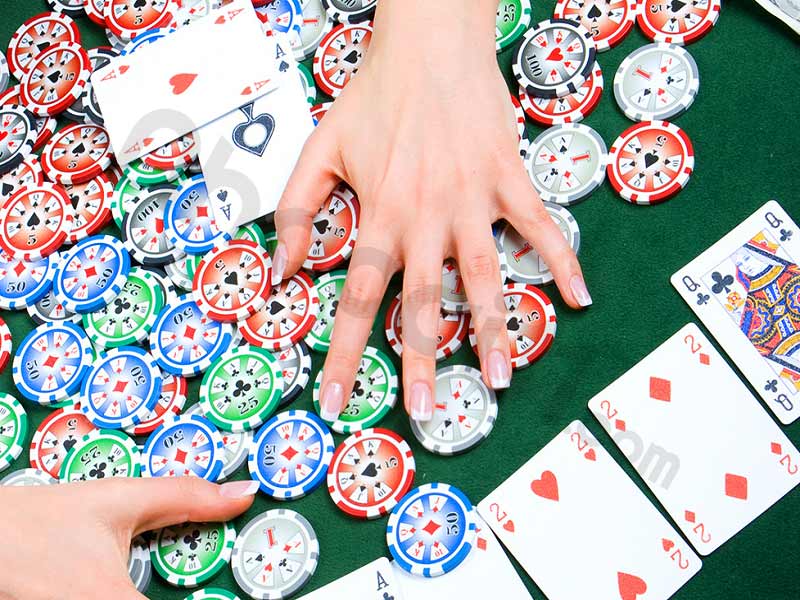 Tìm hiểu về bài Poker là gì?